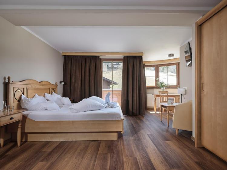 Hotel-Gasthof Zur Schoenen Aussicht Sankt Johann in Tirol Exterior photo